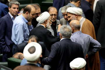 تخریب مسئولان نظام در خانه ملت خلاف منویات رهبری و وفاق ملی است