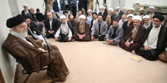 دستگاه_های فرهنگی و هنری زندگی مفاخر تاریخی را ترویج کنند