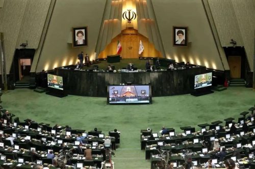 گزارش کمیسیون امنیت ملی درباره انتصاب افراد در مشاغل حساس به هیات رئیسه ارسال نشده است
