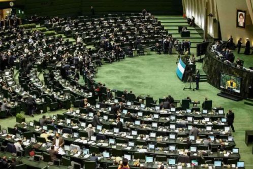 نمایندگان در جلسه غیر علنی خواستار برخورد قهری و جدی با دلالان بازار ارز شدند