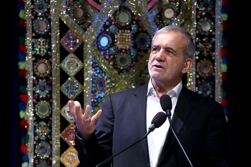 با کمک مردم مشکلات را حل خواهیم کرد