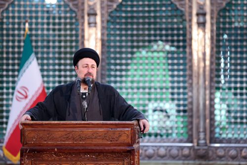 انقلابی بودن به معنای دور ریختن خرد و تخصص نیست