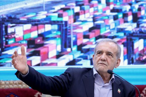 باید فضای آموزشی کافی برای همه فرزندان ایران وجود داشته باشد