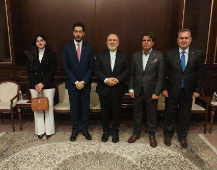 دیدار و گفت_وگوی ظریف با اعضای اندیشکده مجمع امور خارجی عراق